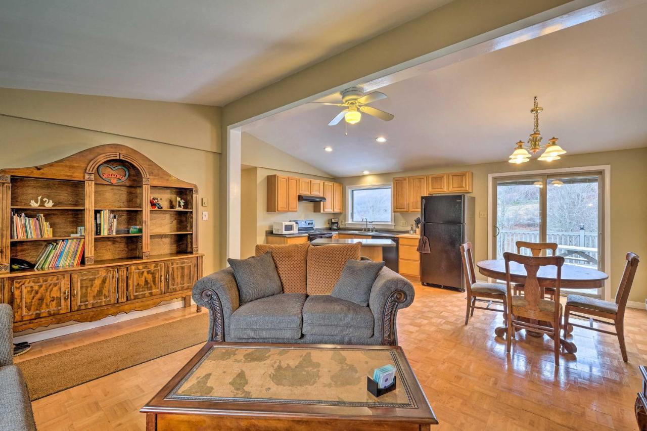 Quiet Catskills Getaway With Deck And Mtn Views New Kingston Eksteriør billede