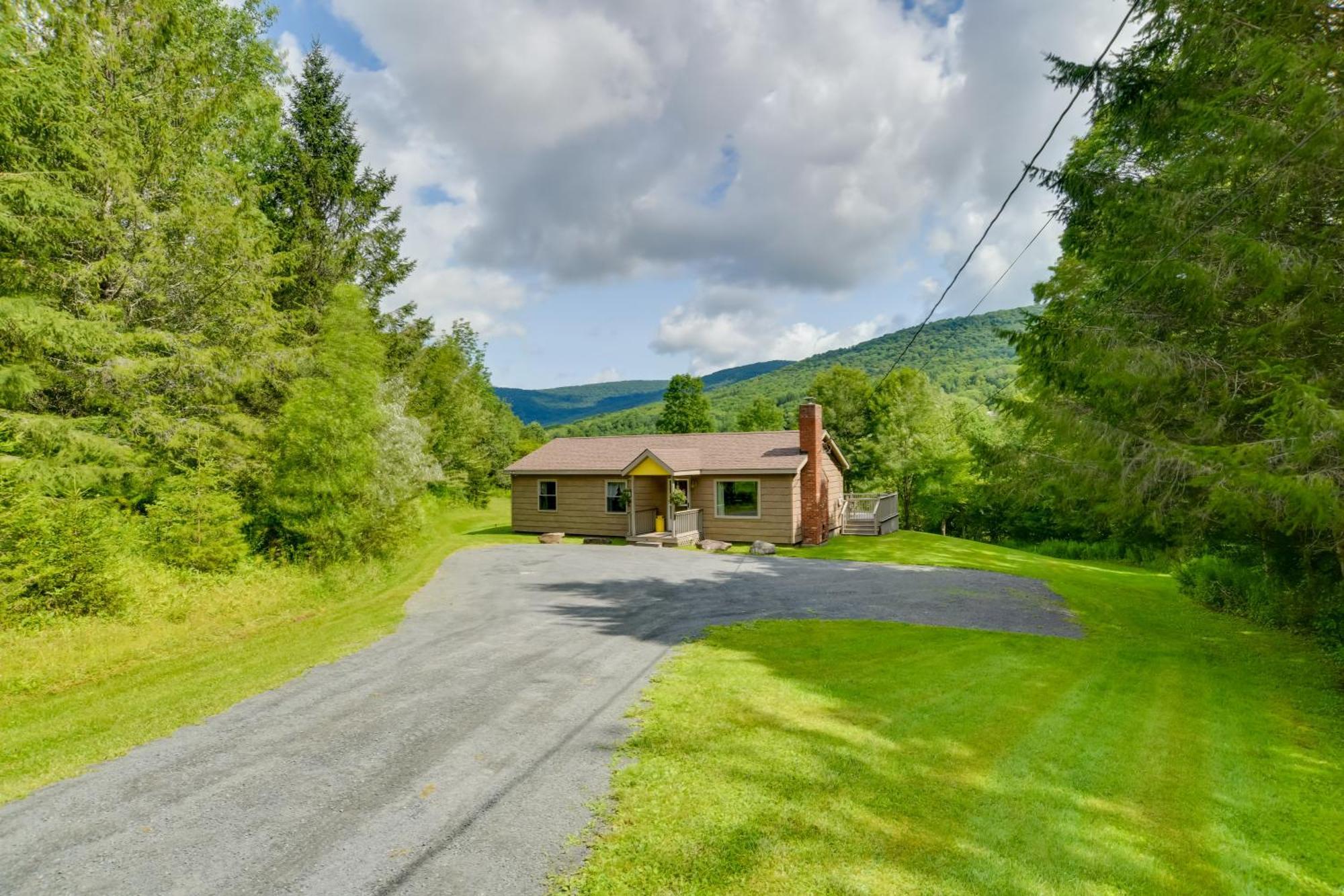 Quiet Catskills Getaway With Deck And Mtn Views New Kingston Eksteriør billede