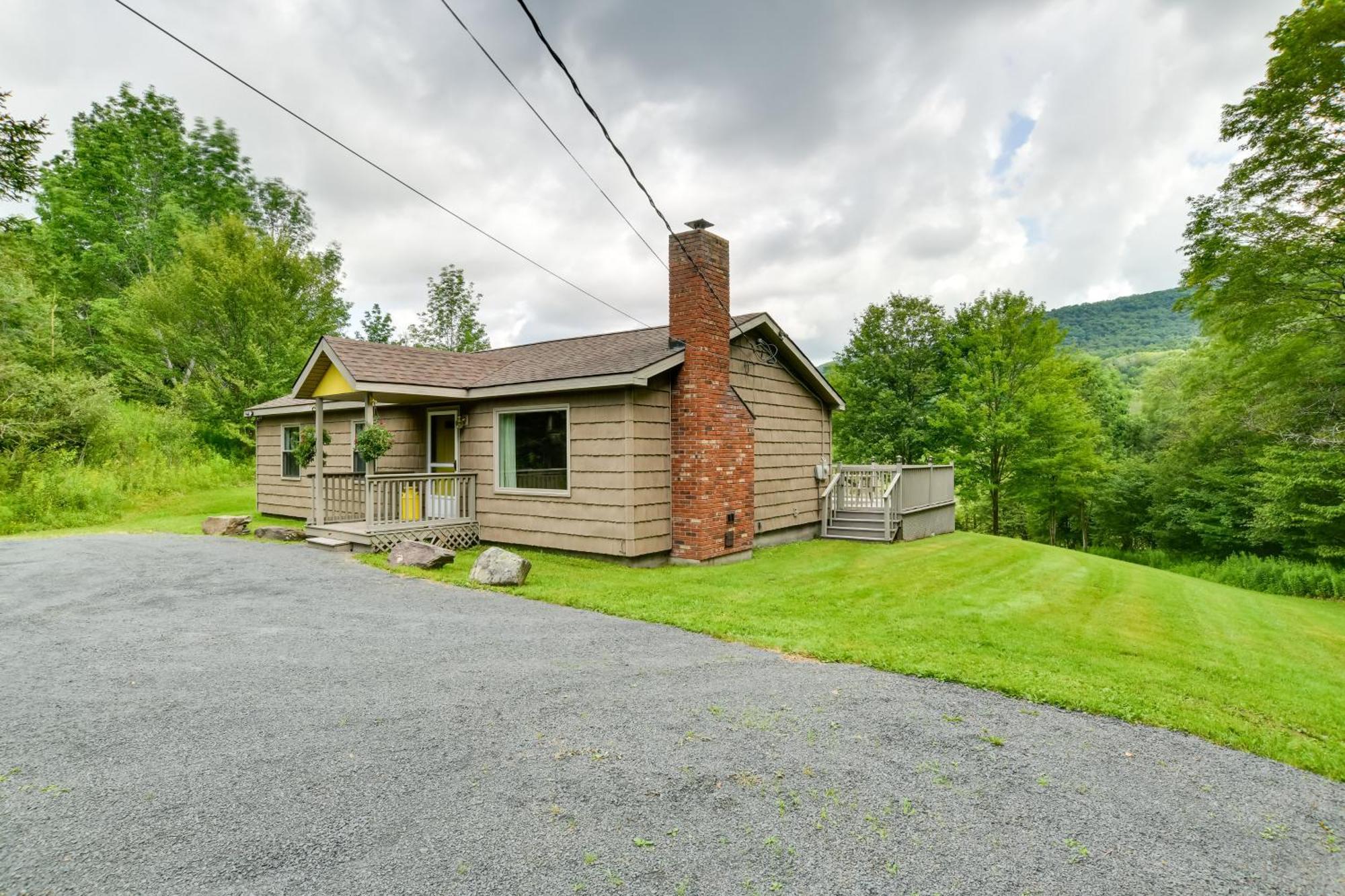 Quiet Catskills Getaway With Deck And Mtn Views New Kingston Eksteriør billede